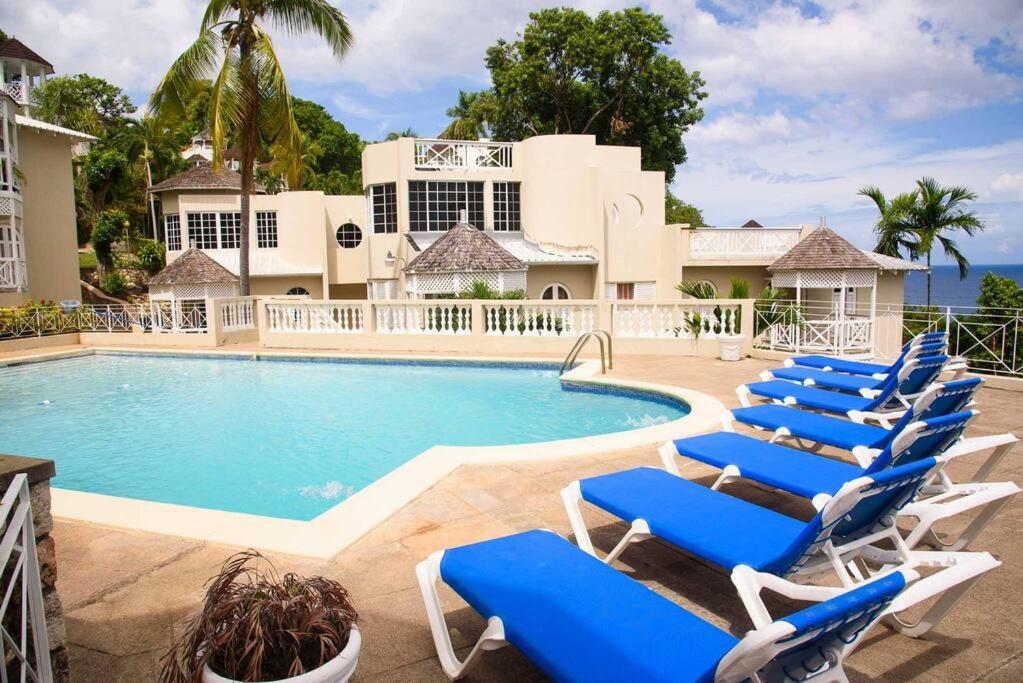 Czar'S Citadel-2 Bedroom Apt 23E At Columbus Heights Ocho Rios Exterior photo