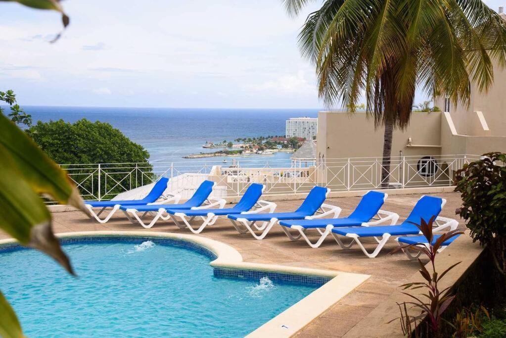 Czar'S Citadel-2 Bedroom Apt 23E At Columbus Heights Ocho Rios Exterior photo